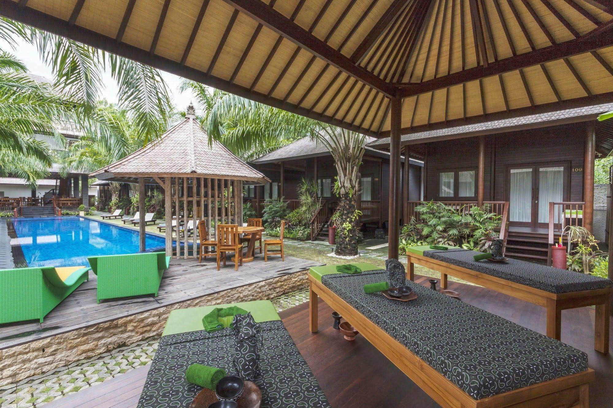 Coconut Boutique Resort Senggigi Exterior foto