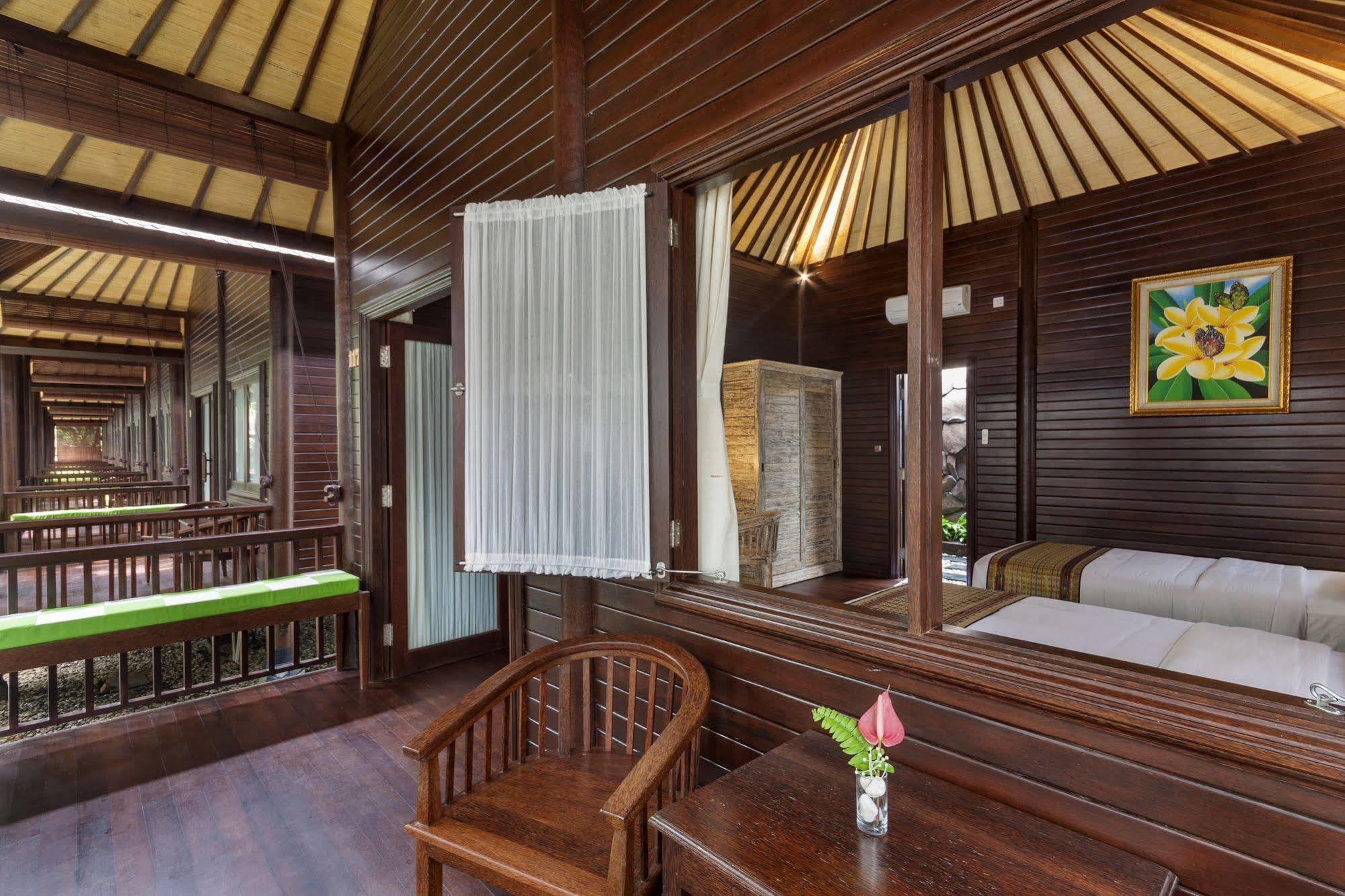 Coconut Boutique Resort Senggigi Exterior foto