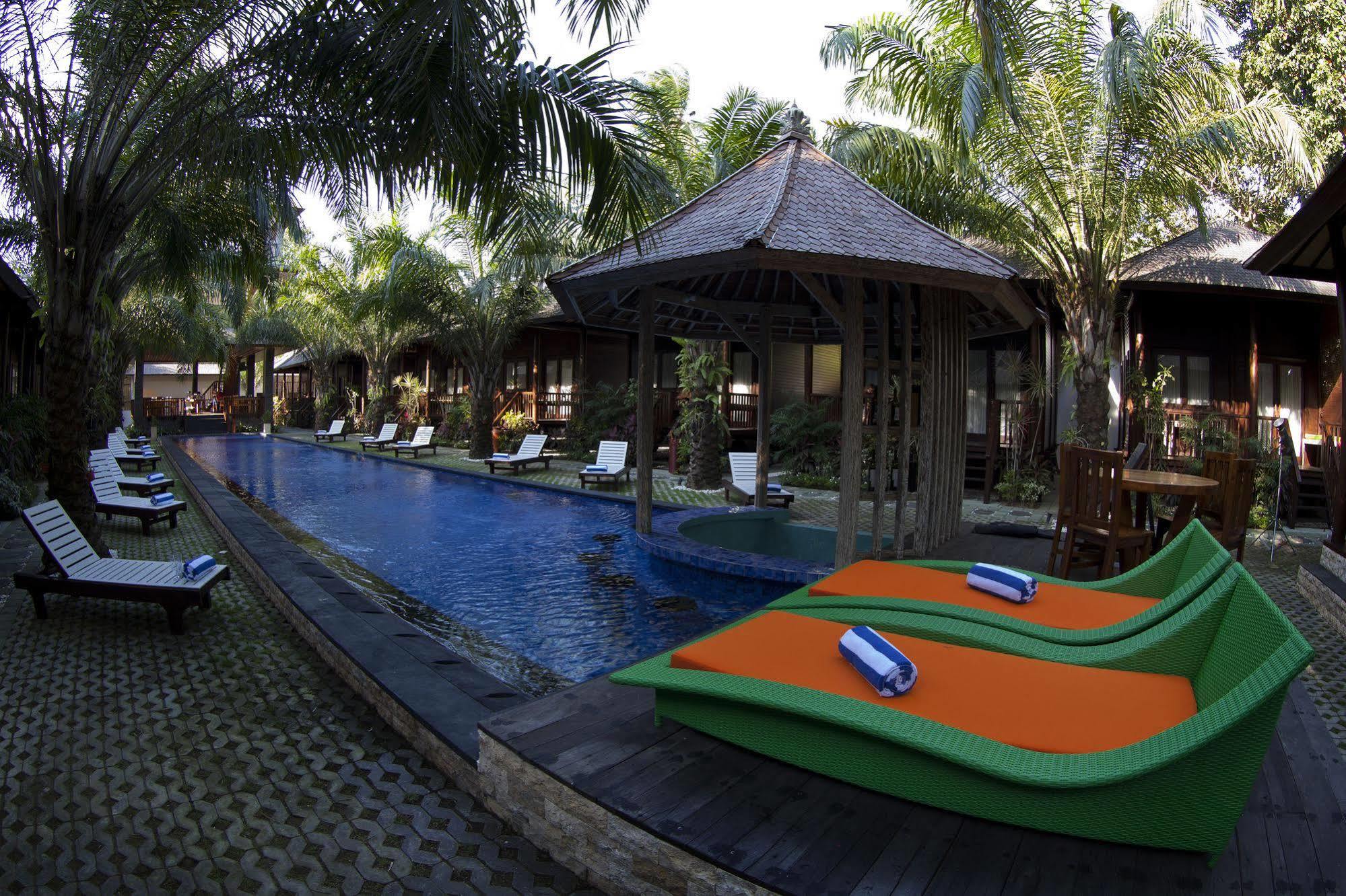 Coconut Boutique Resort Senggigi Exterior foto